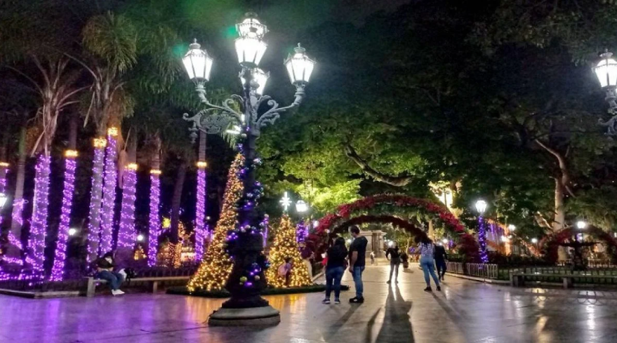 Gobierno nacional, regional y municipal, «encendieron la navidad» este 1-Oct