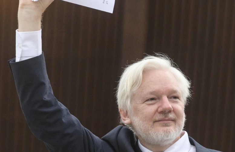 Julian Assange dice que se declaró «culpable de haber hecho periodismo» para recuperar la libertad