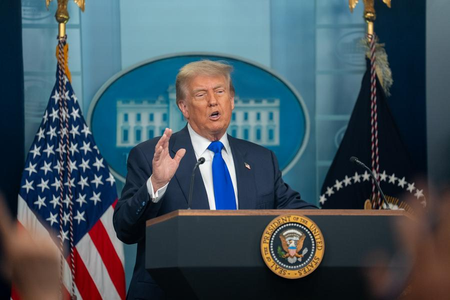 Trump contempla "juntar" a la oposición y al Gobierno venezolano en futuras conversaciones