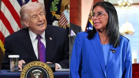 Trump dice que Delcy Rodríguez está haciendo “un excelente trabajo” y que el petróleo está “empezando a fluir” desde Venezuela