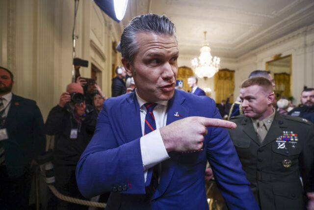 Pete Hegseth advierte que EE UU está listo para lanzar ofensiva en solitario si Latinoamérica no actúa contra los carteles