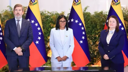 Venezuela firmó un acuerdo con Repsol para impulsar la producción de gas y asegurar el abastecimiento interno