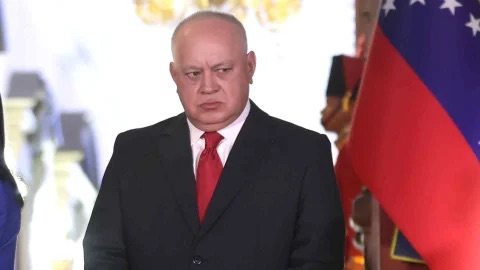 Congresista de Estados Unidos pide que Diosdado Cabello sea entregado tras la destitución de Padrino López en Venezuela
