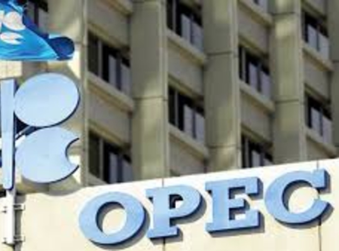 La OPEP+ vuelve a subir cuotas de producción en 206.000 barriles por día